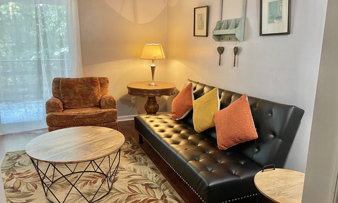 Tallahassee Maison | Hidden gem in downtown. Close to FSU/FAMU/Cascade. Quiet area. Lots of trees.