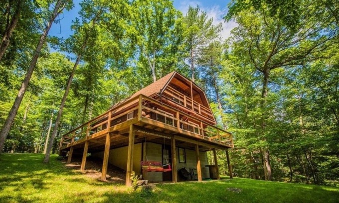 Berkeley Springs Cabine | Joyau caché dans les bois