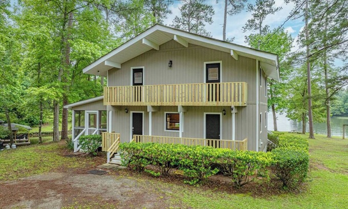 Eatonton Maison | Hidden Gem Lakefront Home with Boat Dock & Private Boat Ramp