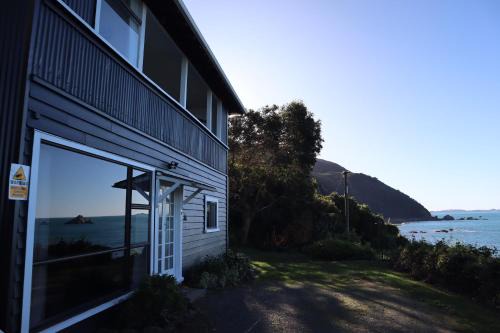 Kaikoura Maison | Hidden Gem Whale & Dolphin Spotting Epic Location