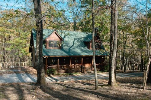 Tate Maison | Hidden Honey Hole Cabin