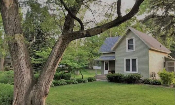 Northfield Maison | Hidden Northfield Cottage