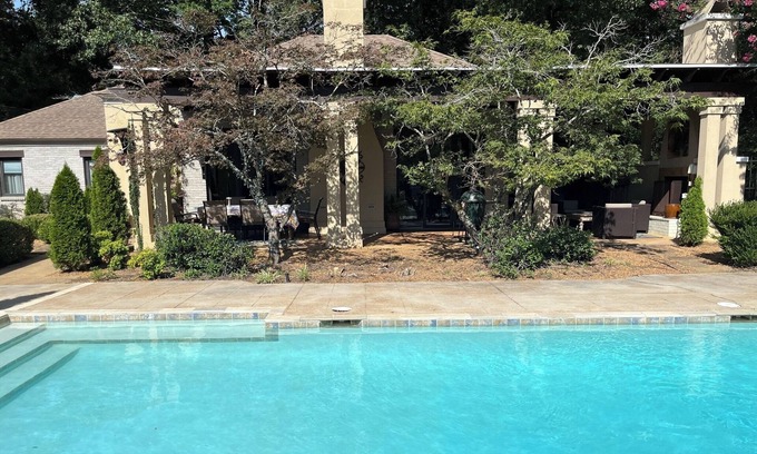 Batesville Maison | Hidden oasis near Ole Miss! Luxurious pool house, outdoor areas, pet friendly!