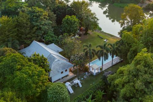 Sam Chuk Maison | Hide & Seek River Villa