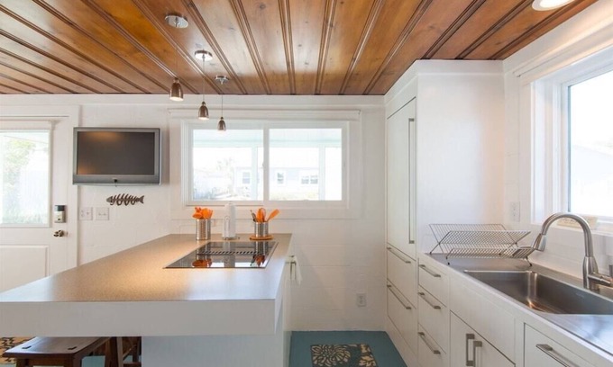 Laguna Beach Maison | Hideaway Cottage - Renovated Private Retreat, just steps to the beach!