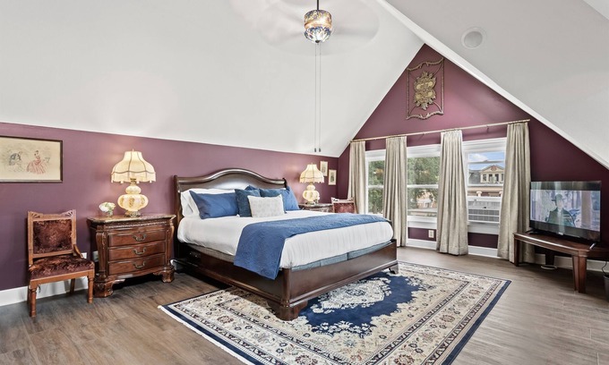 Springfield Appartement | Hideaway in the Eaves | Historic Charm & Modern Comfort | Walkable Location