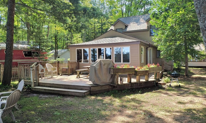 Higgins Lake Maison | Higgins Lake Gem - Unique en son genre au bord du lac