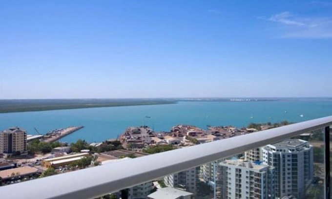 Darwin City Centre Appartement | High Above, Pandanas Darwin 21st floor with views
