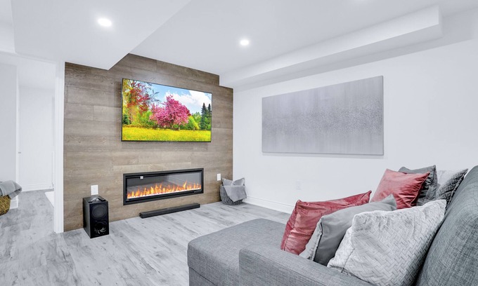 Caledon Maison | Modern Luxe ~8FT Ceiling ~Caledon Bsmt Apartment