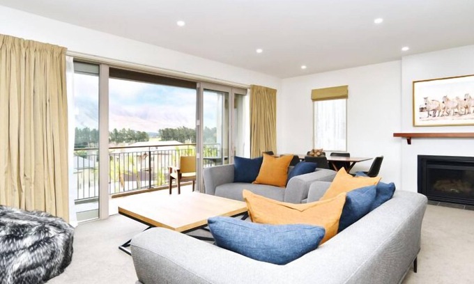 Windwhistle Appartement | High Country Villa 250-Luxury Villa in Terrace Downs