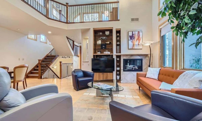Cherry Creek Maison | High-End 4BD Executive Retreat in N Cherry Creek