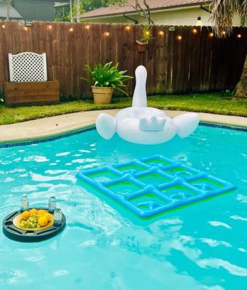 Old Aurora Villa | High End Immersive Jazz Pool Home 1 exit from French Quarter
