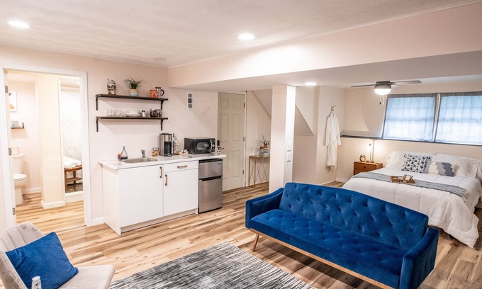 Baldwinsville Appartement | High end studio tailored to the business traveler