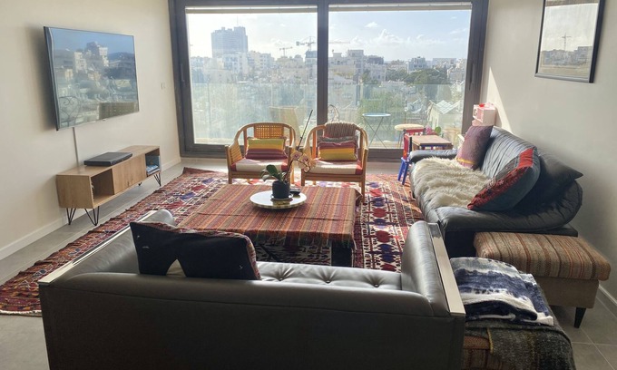 Old North Appartement | High end three bedroom apartment 8th floor with sea view, pool, parking!
