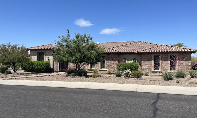 County Island Maison | High End Villa w/Pool, Spa & Putt -Close to Scottsdale and Toto National Forest
