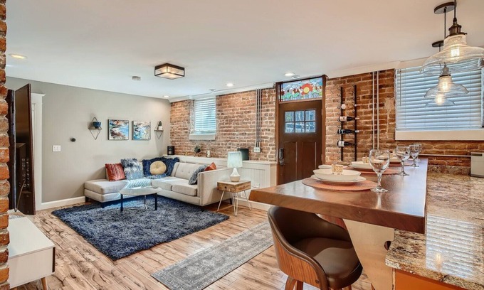 Congress Park Copropriété | High End & Walkable Congress Park Guest Suite, Steps from Stores & Restaurants!