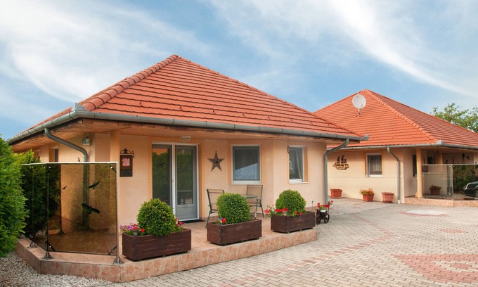 Balatonbereny Maison | Idylle familiale de haute qualité pour 4-8 personnes., Piscine, climat, lac 1000m ', Saun