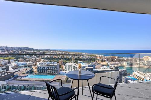 Paceville Appartement | High-Rise Elegance 18th Floor Apartment with Stunning Sea Views