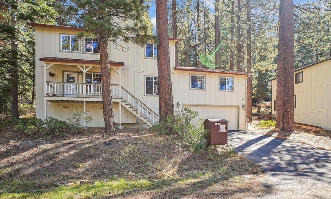 Country Club Estates Maison | High Sierra Hideaway – 3 Bedrooms, 3 Baths, Family Fun Near Heavenly & Hiking