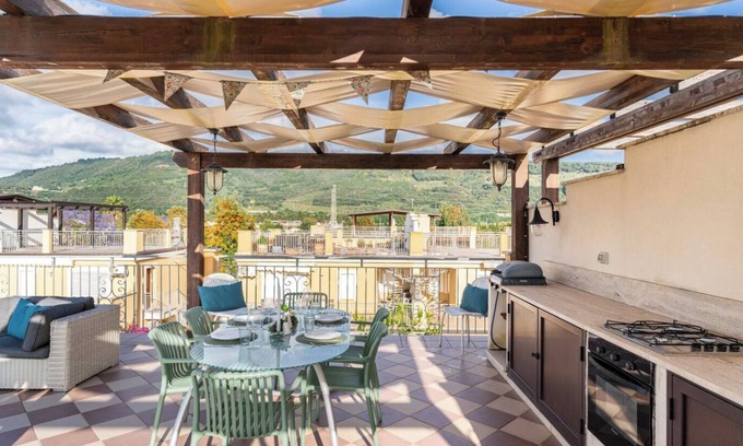 Contrada Difesa II VV Appartement | High-Speed Internet, large roof terrace (& outdoor kitchen), two beds, two bath.