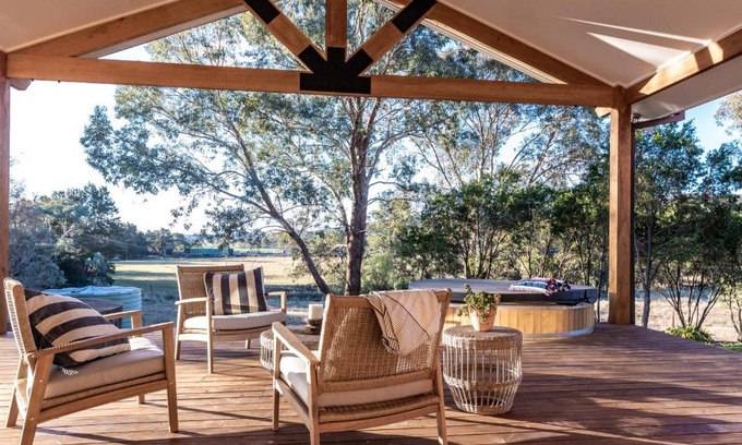 Eurunderee Maison | Highgrove Cottage