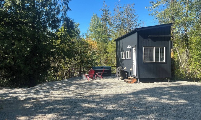 McKenna Maison | Highland Hideaway at the RMR Farmstead with Hot Tub
