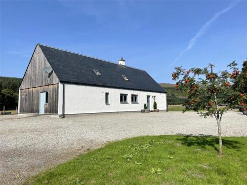 Whiteness Maison | Highland Hideaway in secluded riverside location