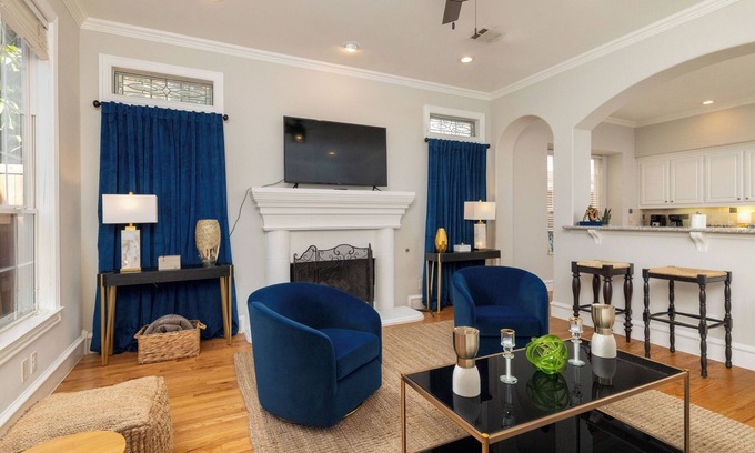Park Cities Maison | Highland Park Retreat - Walk to Dining & SMU