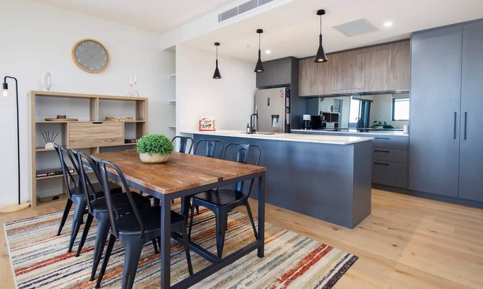 Charlestown Appartement | Highpoint Lookout A Cool Charlestown Square Abode