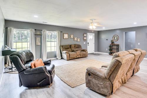 Silver Springs Maison | Hike, Fish and Explore Retreat in Silver Springs!