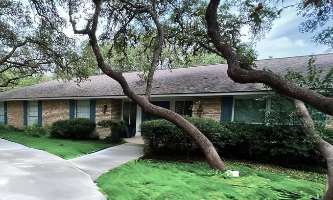 Hollywood Park Maison | Hill Country Hideaway