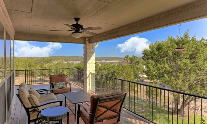 Highland Lake Estates Maison | Hill Country Views! Winter Texans Welcome!