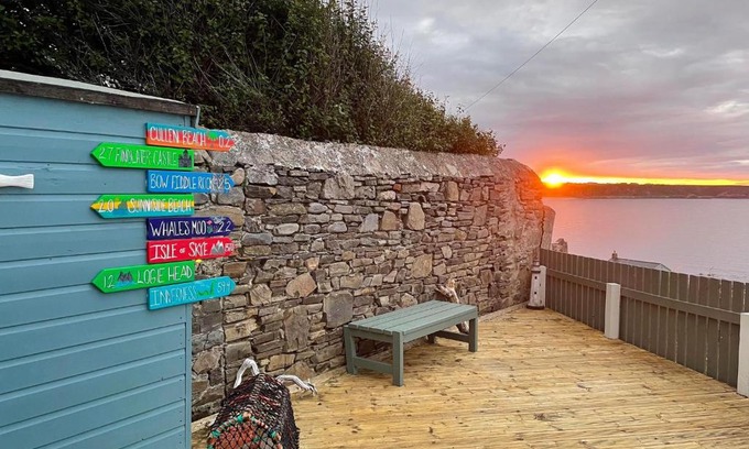 Cullen Maison | Hill Crest - cliff top cottage with stunning views
