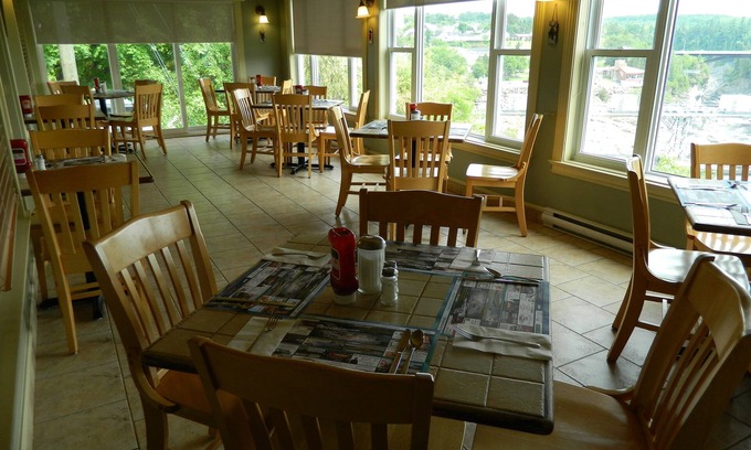 Grand Falls Hôtel | Hill Top Motel & Restaurant