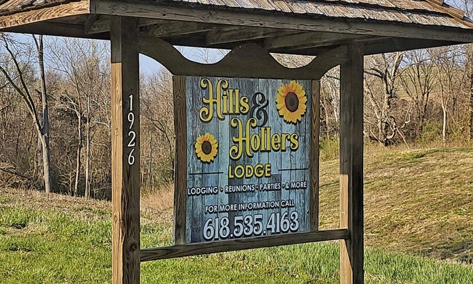 Michael Cabine | Hills and Hollers Hunting Lodge