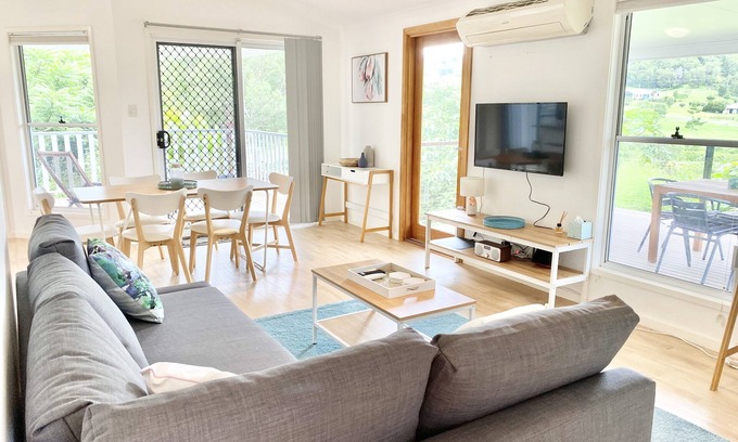 Closeburn Maison | Hills Cottage - eco-friendly, pets welcome!