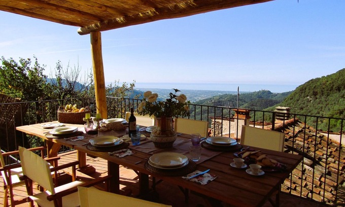 Greppolungo Maison | Collines de Camaiore, maison splendide avec piscine et vue mer!