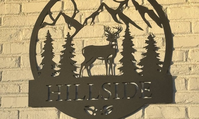 Collierville Autre | Hillside farmhouse Located on 50 acres