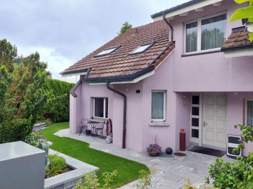 Hildisrieden Maison | Hillside Homestay near Luzern by Menbergs Harmony Homestay