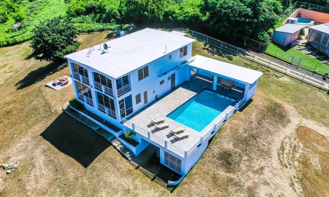 Villa Borinquen Maison | Hillside Over The Atlantic EIN: 66-0838643 PR LLC Numéro d'enregistrement: 352574