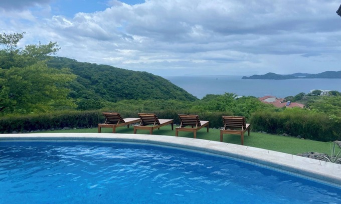 Playa Hermosa Maison | Hillside Treasure 4 BR 3.5 Bath Amazing Views of Playa Hermosa