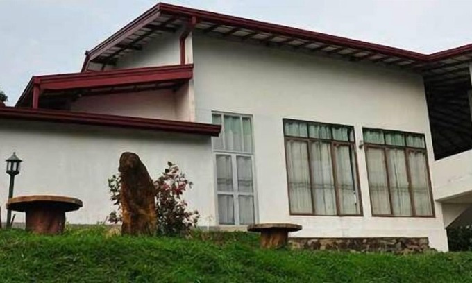 Akmeemana Maison | Hilltop Boutique Villa