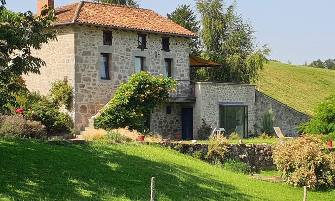 Parlan Villa | Belle maison en pierre avec jacuzzi