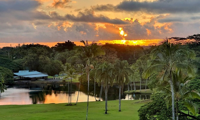 Hilo Copropriété | Hilo Lagoon Retreat – 2BR w/View, A/C, Pool