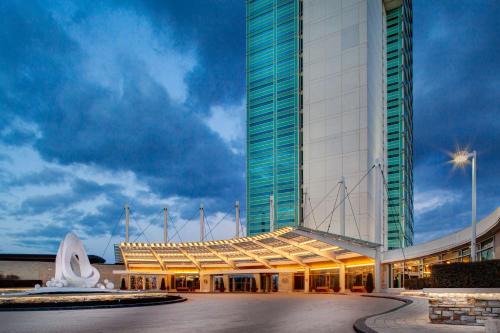 District Saint - Raymond - Vanier Hôtel | Hilton Lac-Leamy