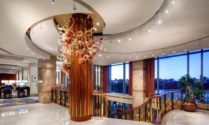 District Saint - Raymond - Vanier Hôtel | Hilton Lac-Leamy