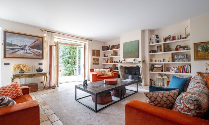 Parchamp–Albert Kahn Appartement | Hint of the Exotic, by Veeve