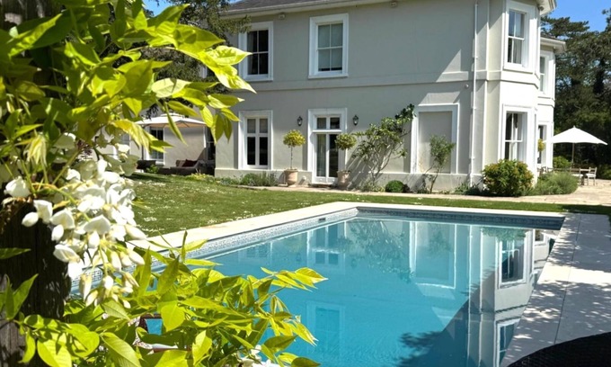 Kings Worthy Maison | Maison-Prestige-Salle de bain privée séparée-Vue sur Piscine-Hinton all Groun...