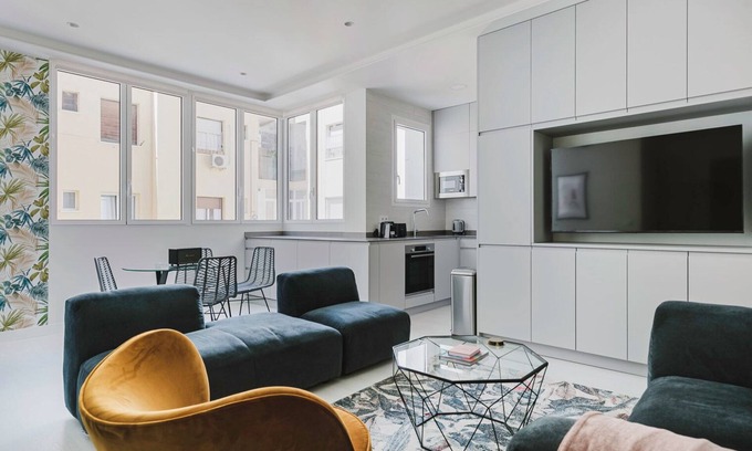 Hispanoamerica Appartement | Hip Bernabeu-Hispanoamerica 1BR w/ A/C & Elev, nr Sports, by Blueground