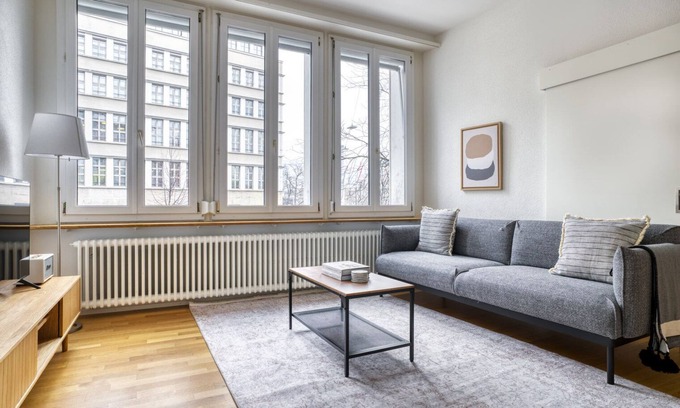 Langstrasse Appartement | Hip Langstrasse 2.5 Room w/ Storage & W/D, 2 min to Market, by Blueground